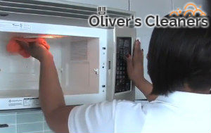 cleaning-the-kitchen-hampstead